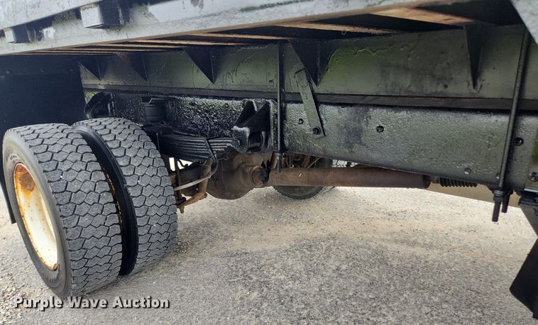 image for item LX9619 2005 GMC C4500  flatbed truck