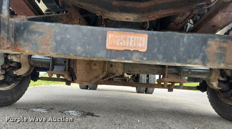 image for item LX9619 2005 GMC C4500  flatbed truck