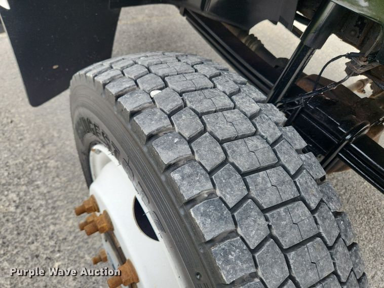 image for item LX9619 2005 GMC C4500  flatbed truck