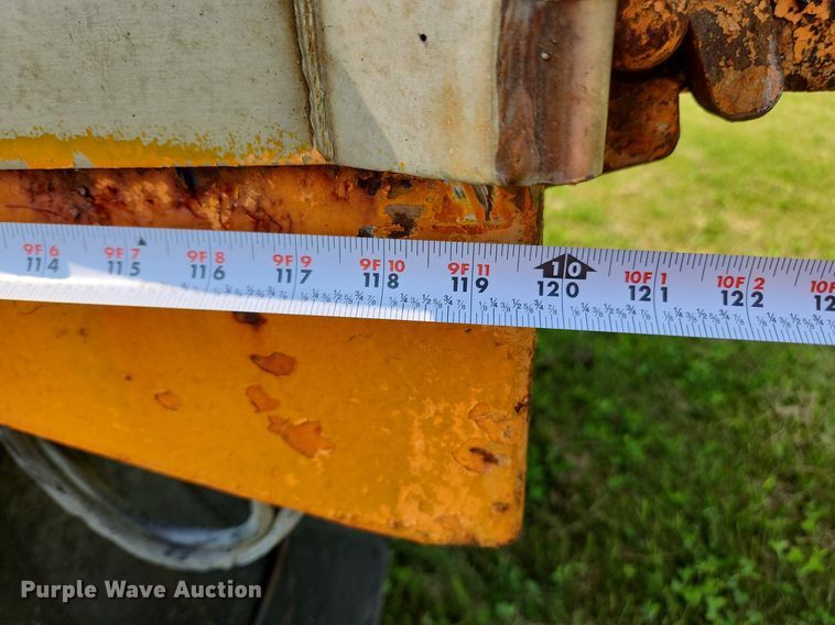 image for item LX9642 2001 International 4900  dump truck