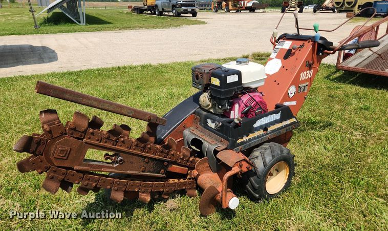 image for item LX9644 1999 Ditch Witch 1030  trencher
