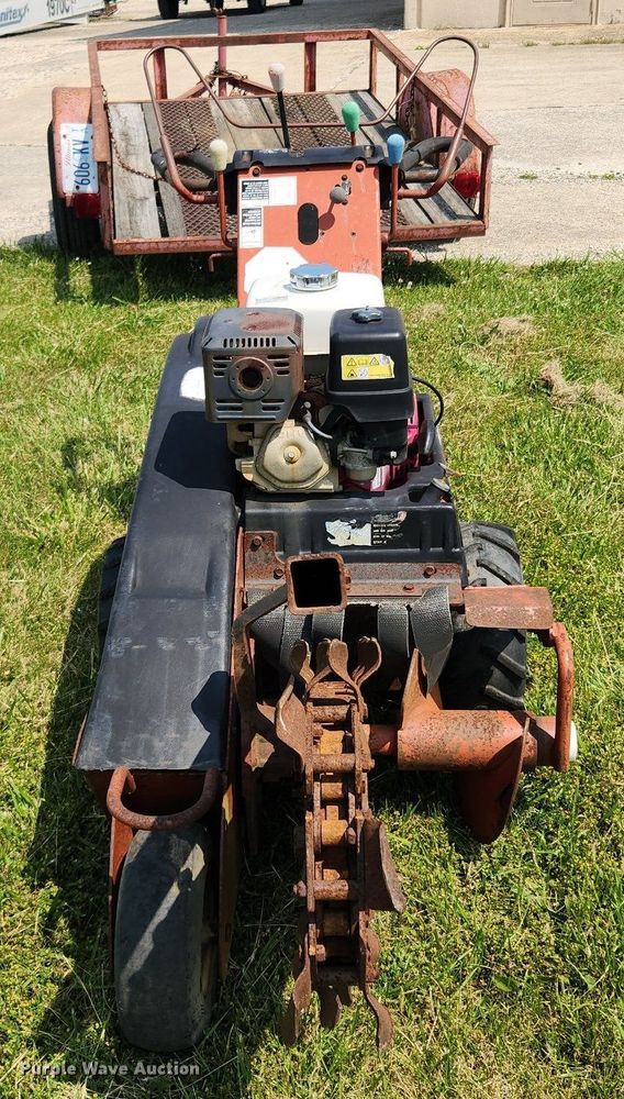 image for item LX9644 1999 Ditch Witch 1030  trencher