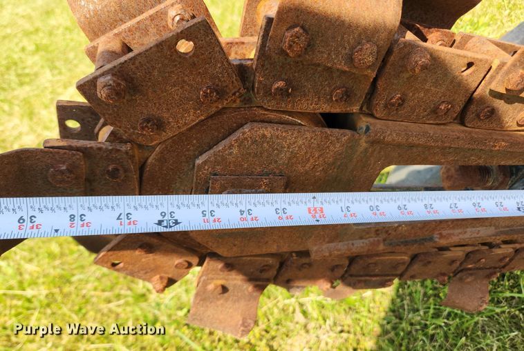 image for item LX9644 1999 Ditch Witch 1030  trencher