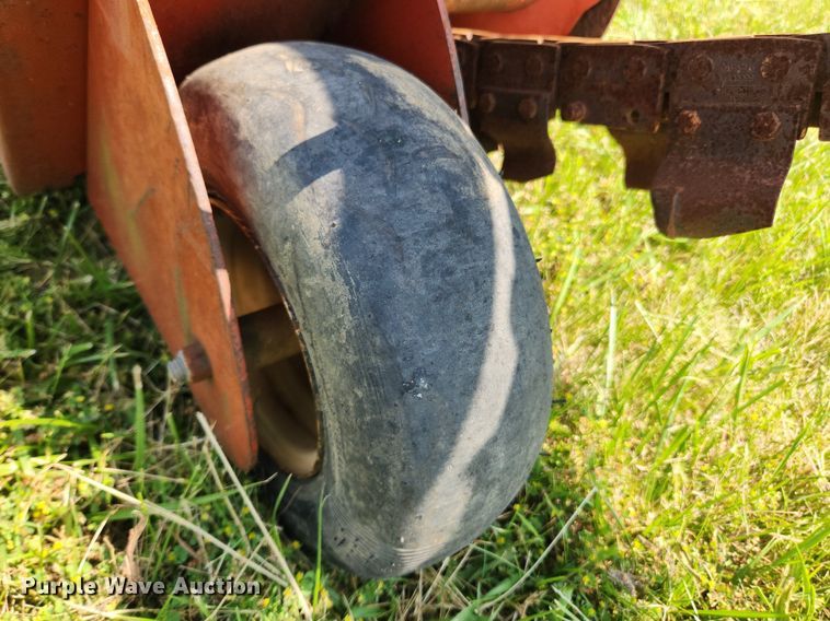 image for item LX9644 1999 Ditch Witch 1030  trencher