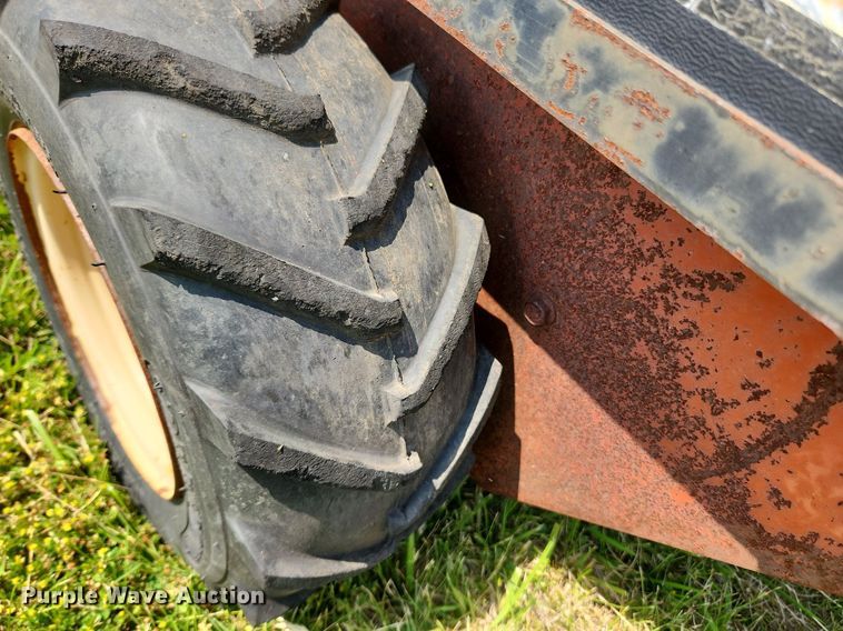 image for item LX9644 1999 Ditch Witch 1030  trencher