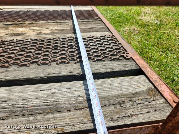 image for item LX9644 1999 Ditch Witch 1030  trencher