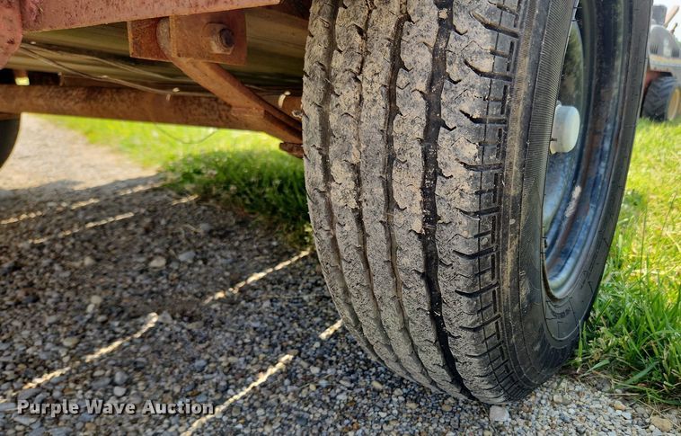 image for item LX9644 1999 Ditch Witch 1030  trencher