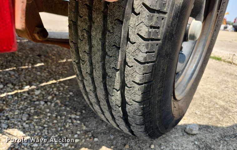 image for item LX9644 1999 Ditch Witch 1030  trencher