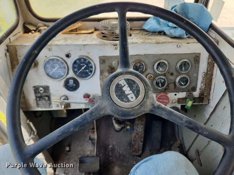 image for item LX9645 FWD 66-18CC  boom lift truck