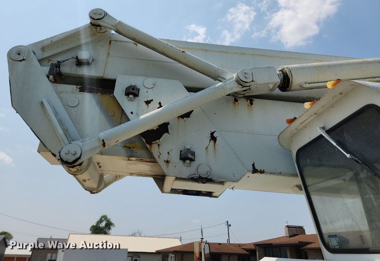 image for item LX9645 FWD 66-18CC  boom lift truck