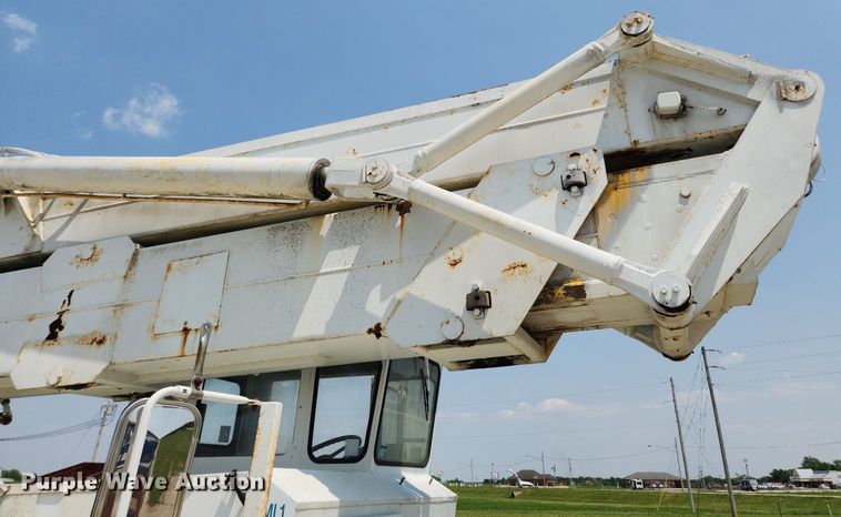 image for item LX9645 FWD 66-18CC  boom lift truck