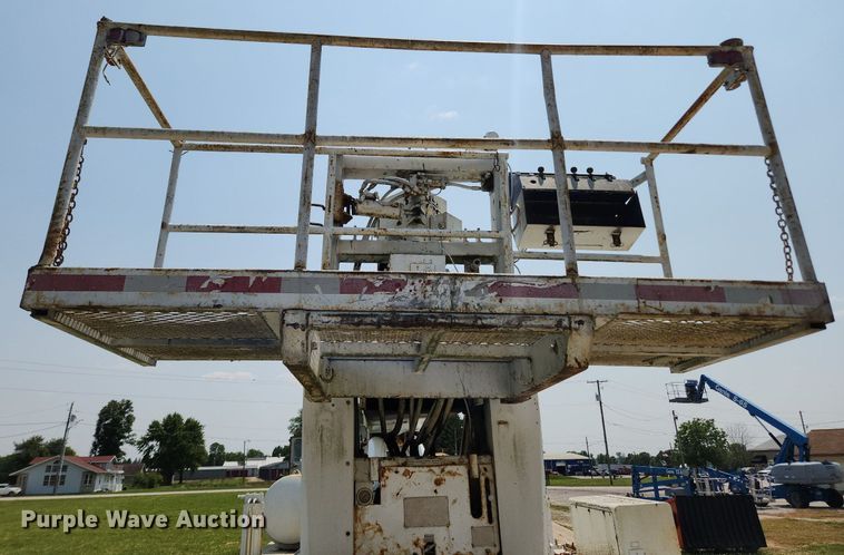 image for item LX9645 FWD 66-18CC  boom lift truck