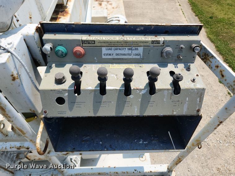 image for item LX9645 FWD 66-18CC  boom lift truck