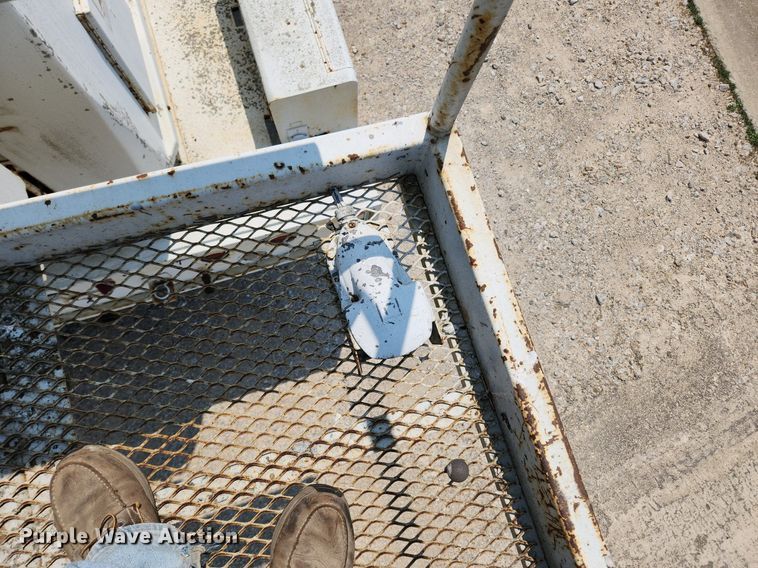 image for item LX9645 FWD 66-18CC  boom lift truck