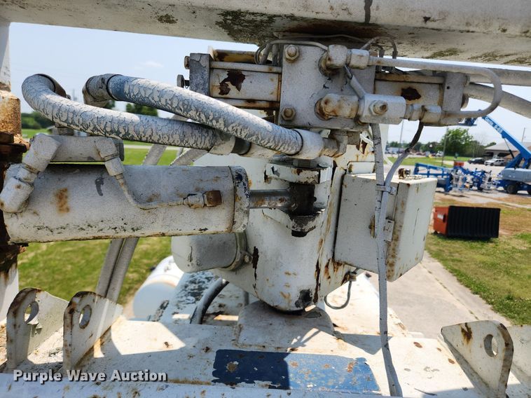 image for item LX9645 FWD 66-18CC  boom lift truck