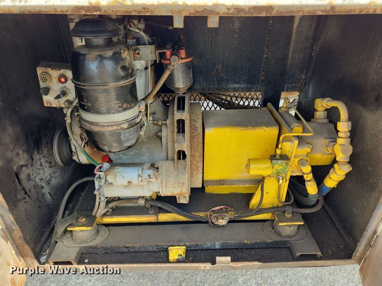 image for item LX9645 FWD 66-18CC  boom lift truck