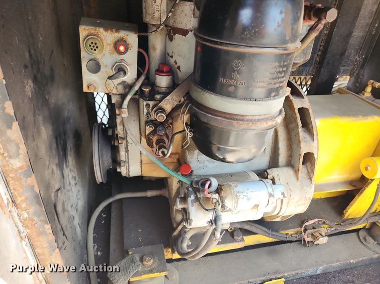 image for item LX9645 FWD 66-18CC  boom lift truck