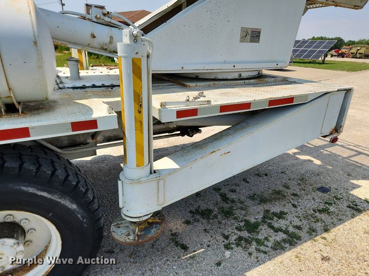 image for item LX9645 FWD 66-18CC  boom lift truck