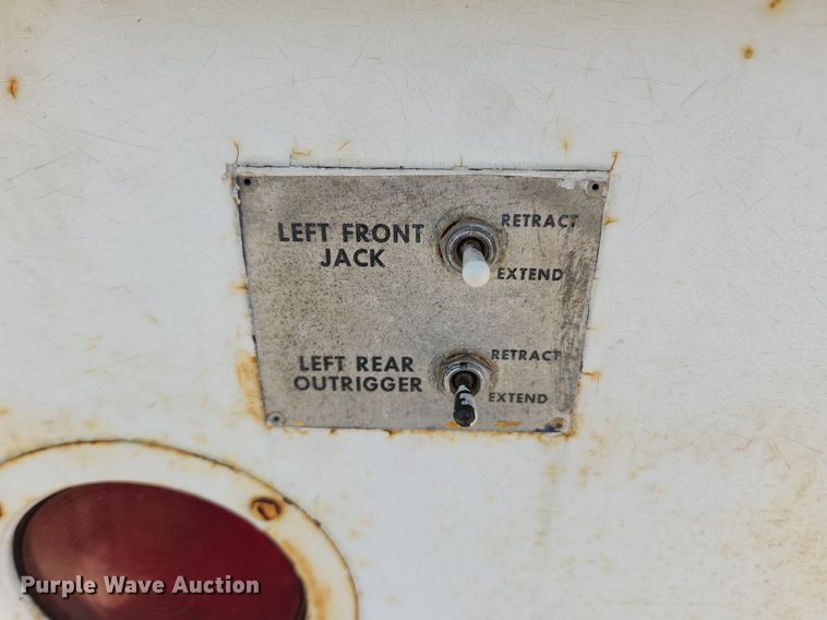 image for item LX9645 FWD 66-18CC  boom lift truck