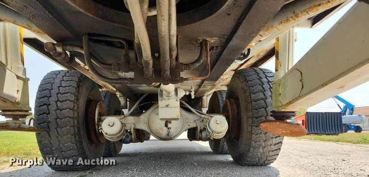 image for item LX9645 FWD 66-18CC  boom lift truck