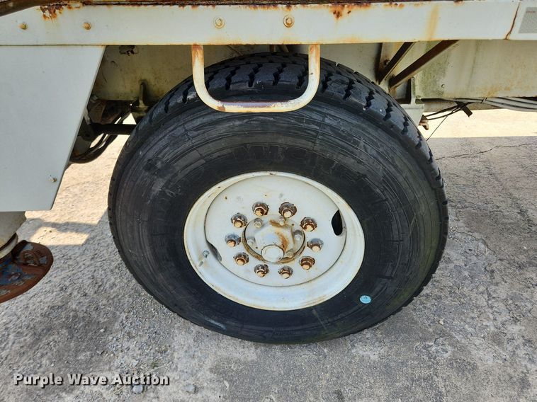 image for item LX9645 FWD 66-18CC  boom lift truck