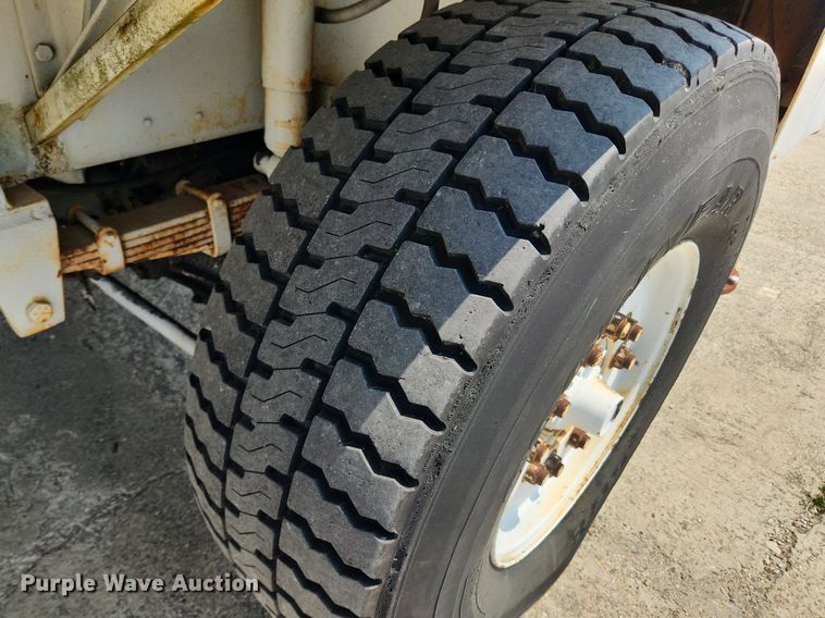 image for item LX9645 FWD 66-18CC  boom lift truck