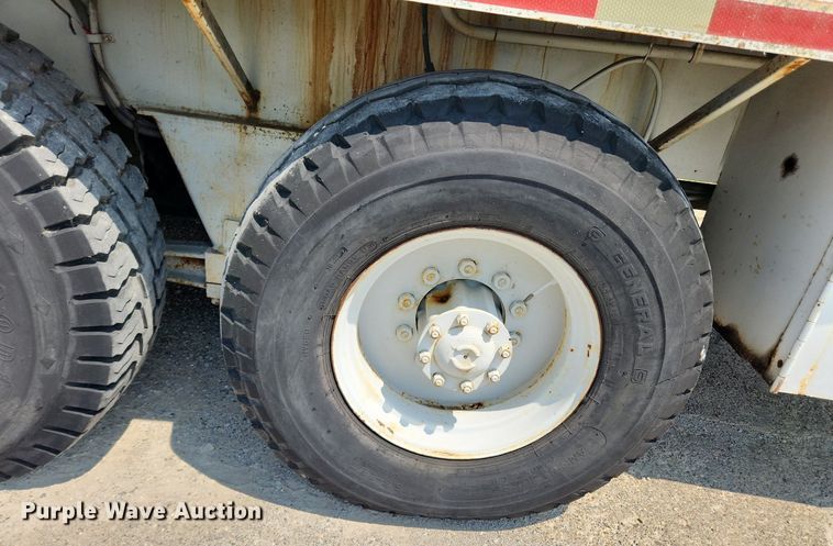 image for item LX9645 FWD 66-18CC  boom lift truck