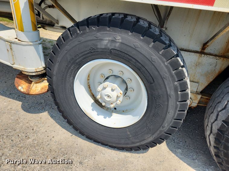 image for item LX9645 FWD 66-18CC  boom lift truck