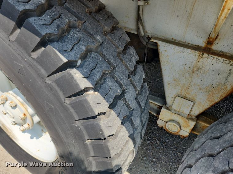 image for item LX9645 FWD 66-18CC  boom lift truck