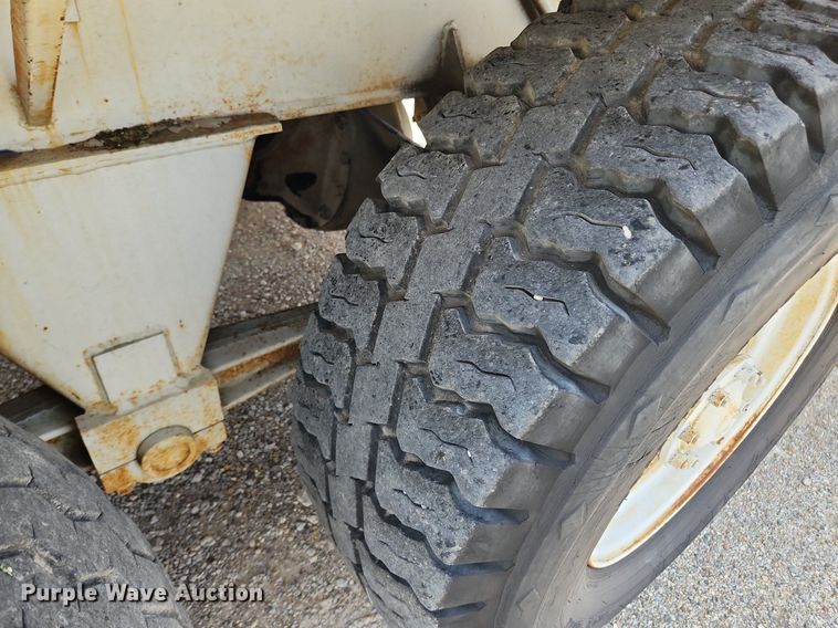 image for item LX9645 FWD 66-18CC  boom lift truck