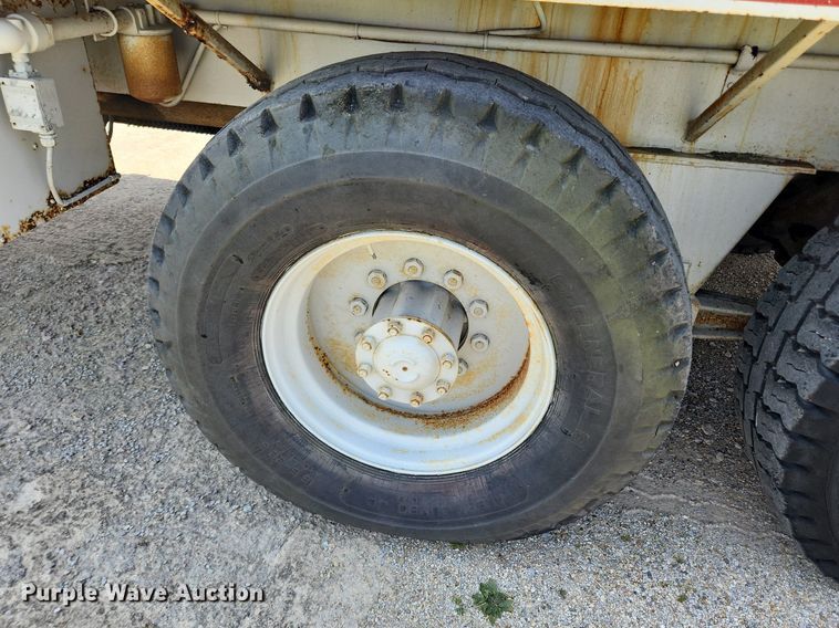 image for item LX9645 FWD 66-18CC  boom lift truck