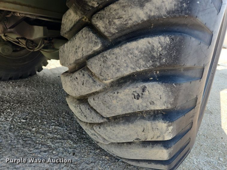 image for item LX9648 1988 Grove RT875CC  crane