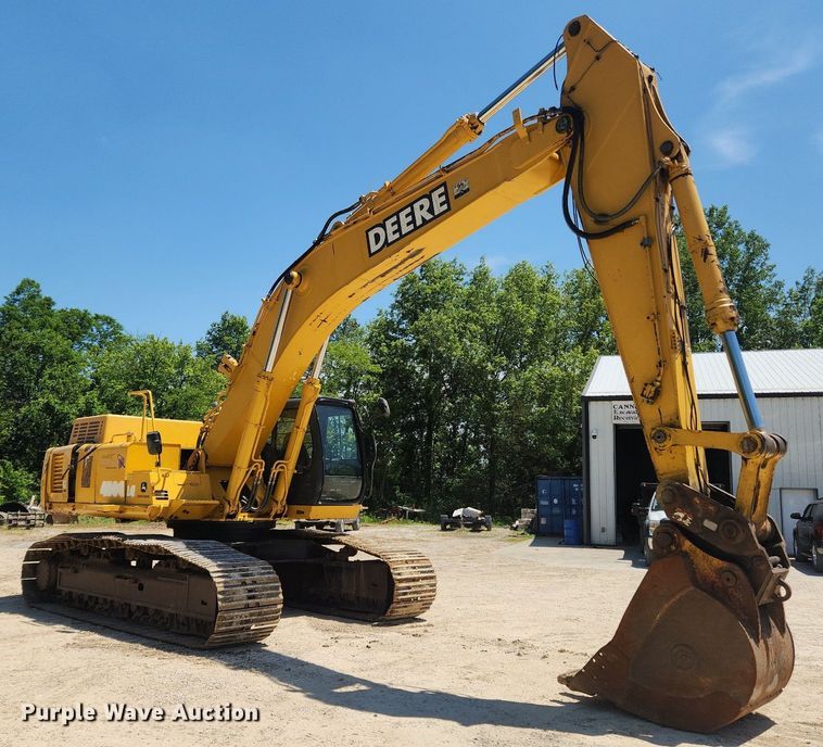 image for item LX9673 2006 John Deere 450C LC  excavator