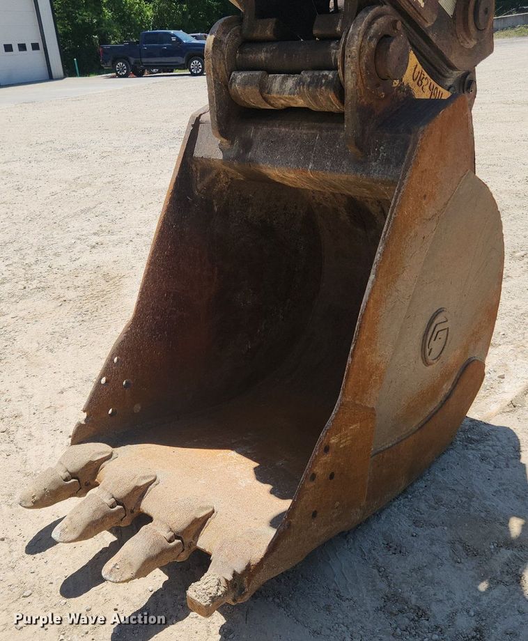 image for item LX9673 2006 John Deere 450C LC  excavator