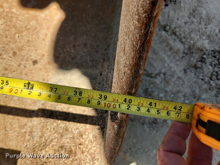 image for item LX9673 2006 John Deere 450C LC  excavator