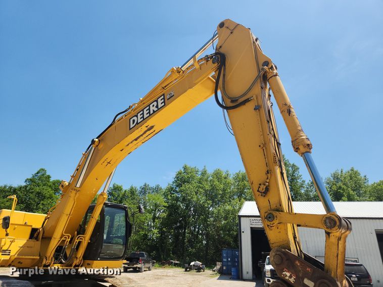 image for item LX9673 2006 John Deere 450C LC  excavator