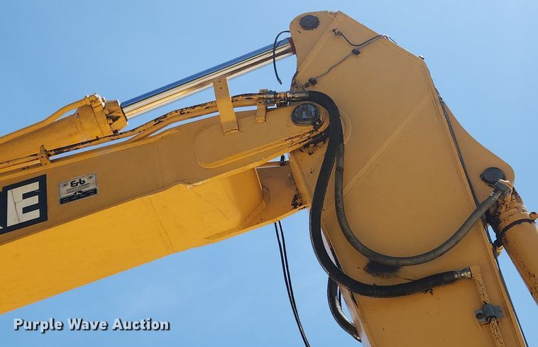 image for item LX9673 2006 John Deere 450C LC  excavator