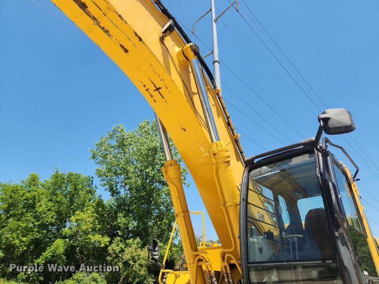 image for item LX9673 2006 John Deere 450C LC  excavator