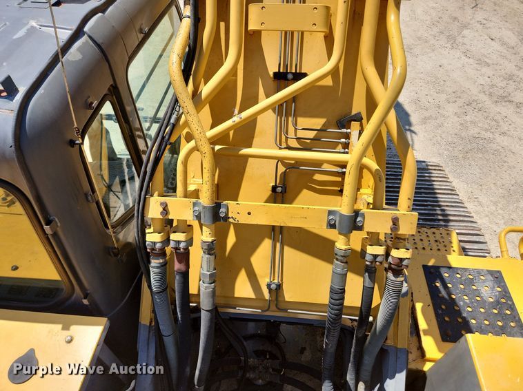 image for item LX9673 2006 John Deere 450C LC  excavator