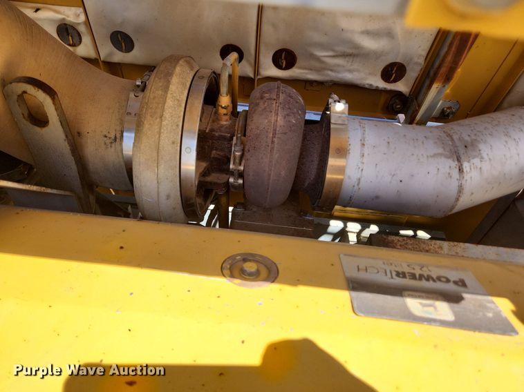 image for item LX9673 2006 John Deere 450C LC  excavator