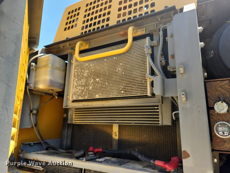 image for item LX9673 2006 John Deere 450C LC  excavator