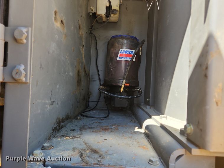 image for item LX9673 2006 John Deere 450C LC  excavator