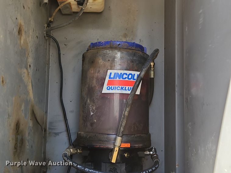 image for item LX9673 2006 John Deere 450C LC  excavator