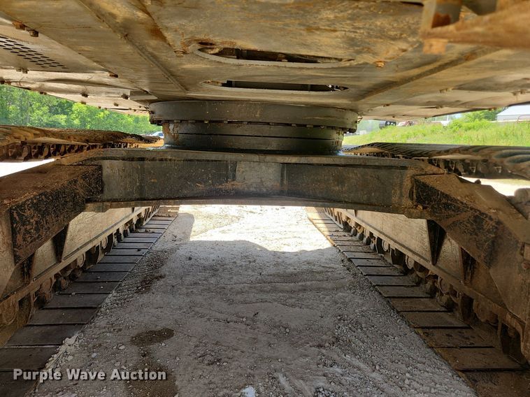 image for item LX9673 2006 John Deere 450C LC  excavator