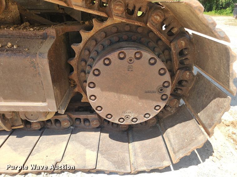 image for item LX9673 2006 John Deere 450C LC  excavator