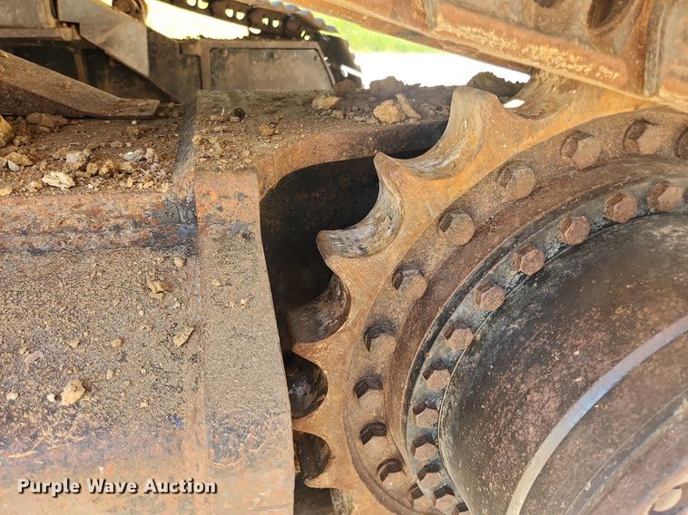 image for item LX9673 2006 John Deere 450C LC  excavator