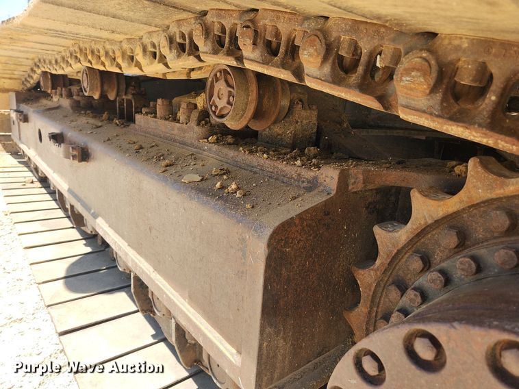 image for item LX9673 2006 John Deere 450C LC  excavator