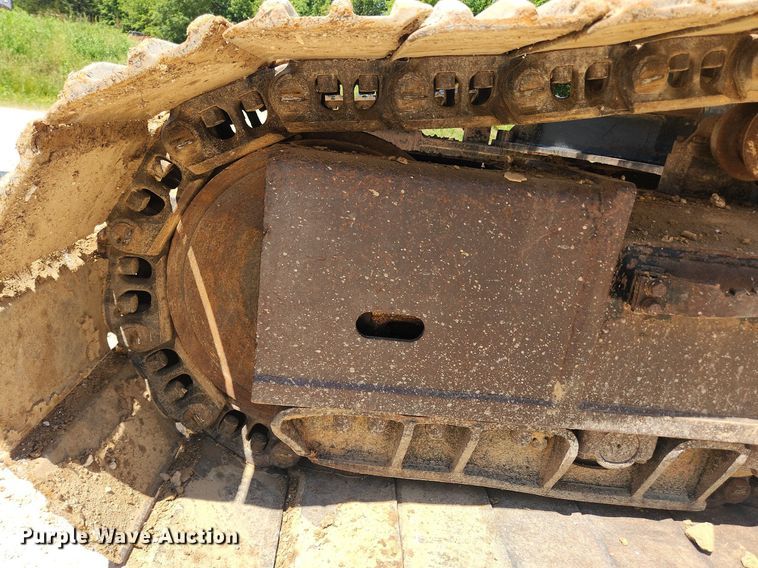 image for item LX9673 2006 John Deere 450C LC  excavator