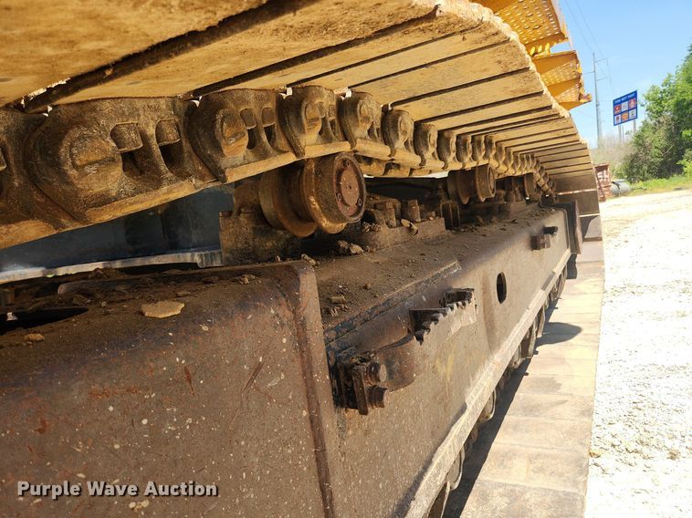 image for item LX9673 2006 John Deere 450C LC  excavator