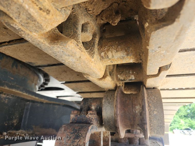 image for item LX9673 2006 John Deere 450C LC  excavator